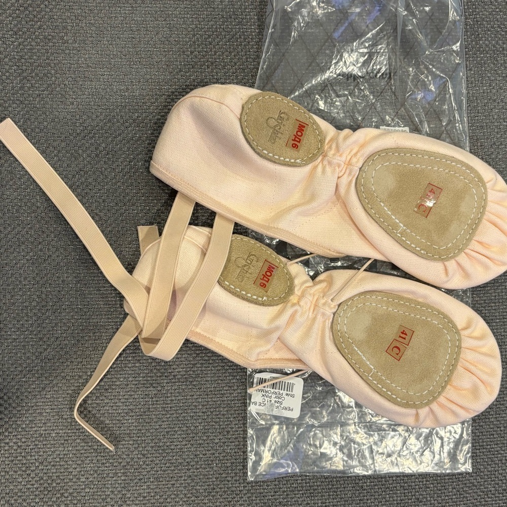 GRISHKO Performance Ballet canvas soft split sole ballet shoe. Color: Pink. 41C - Picture 3 of 7